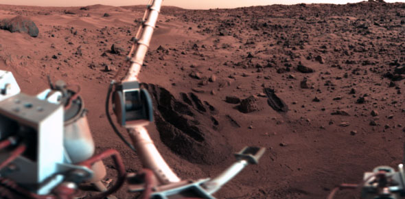 Brazo Robot, capturando una muestra del terreno para el Experimento LR (Fuente de la imagen: NASA)